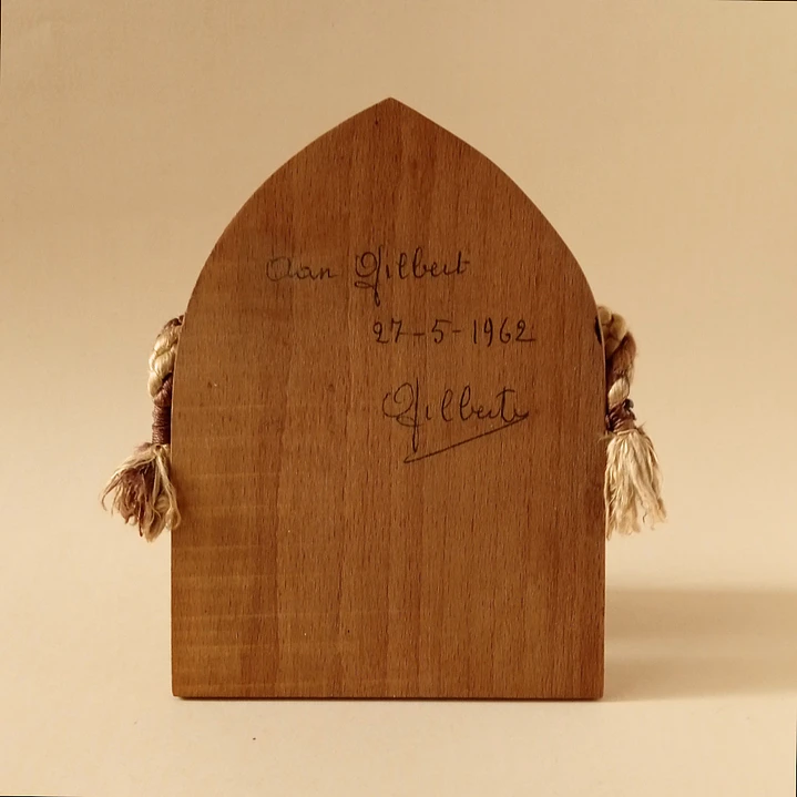 Placa religiosa con relieve de la Virgen María • 1962 4