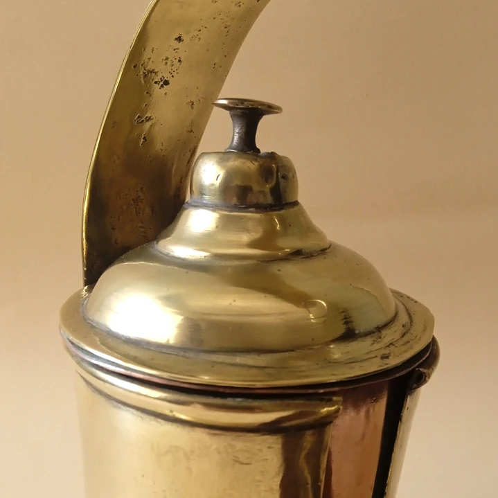 Antigua lámpara de aceite con soporte para colgar 4