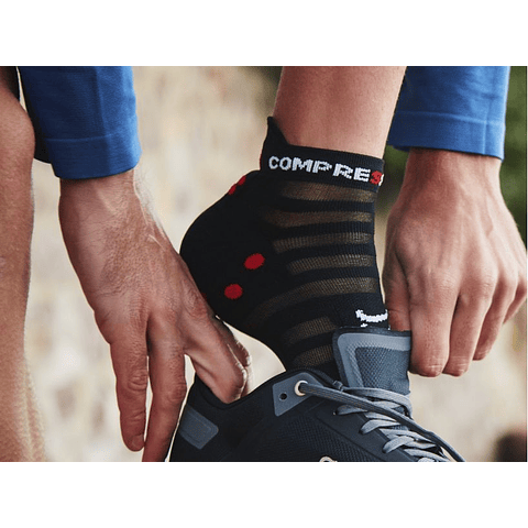 Compressport Pro Racing Socks V4.0 Ultralight Run Low - Black Red
