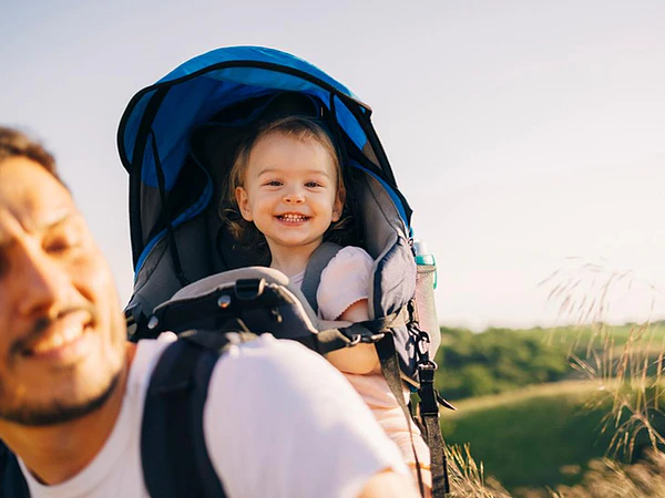 ¿Cuál es la Mochila Portabebé Ideal para Senderismo y Montaña?