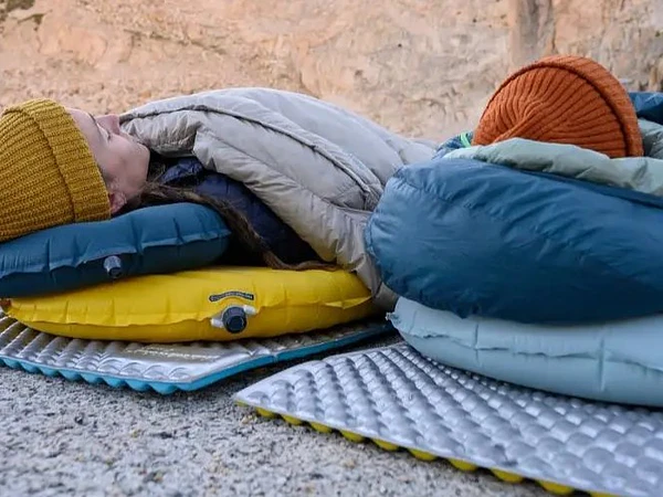 ¿Qué es el Factor R en las colchonetas y por qué es clave para acampar?