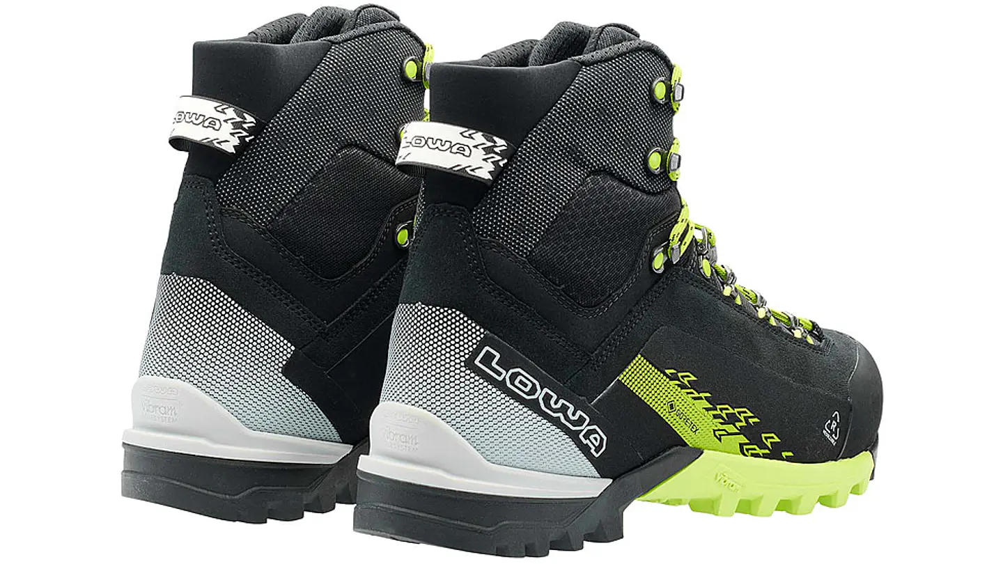 Bota de Montaña Cervino GTX Mid Black/Lime Lowa 3