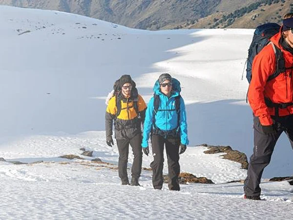 Equipo de avalanchas: ARVA, pala y sonda, qué son y cómo elegirlos