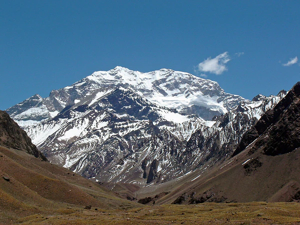 Qué llevar al Aconcagua: checklist de equipo y permisos 2026-2027