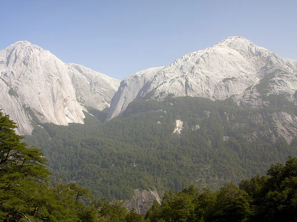 Escalar en Cochamó: guía para preparar tu primer viaje al valle
