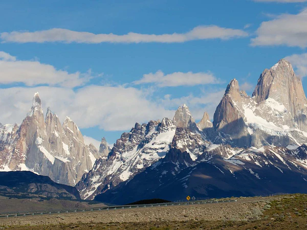 Libros de montaña recomendados: los mejores de Desnivel para leer y regalar