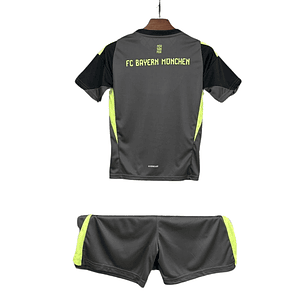 BAYERN MUNICH III PORTERO 25/26 CONJUNTO INFANTIL