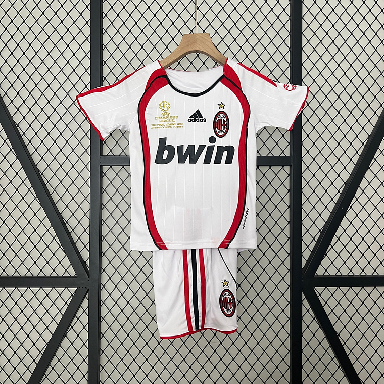 MILAN II 06/07 EDICIÓN LIMITADA CHAMPNHIONS LEAGUE CONJUNTO INFANTIL (RETRO) 1
