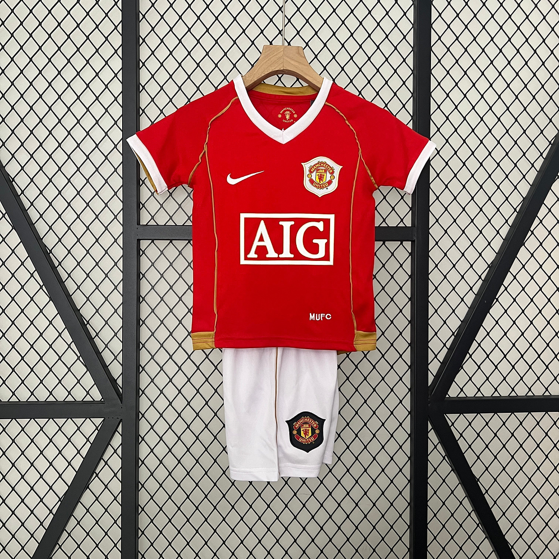 MANCHESTER UNITED I 06/07 CONJUNTO INFANTIL (RETRO) 1