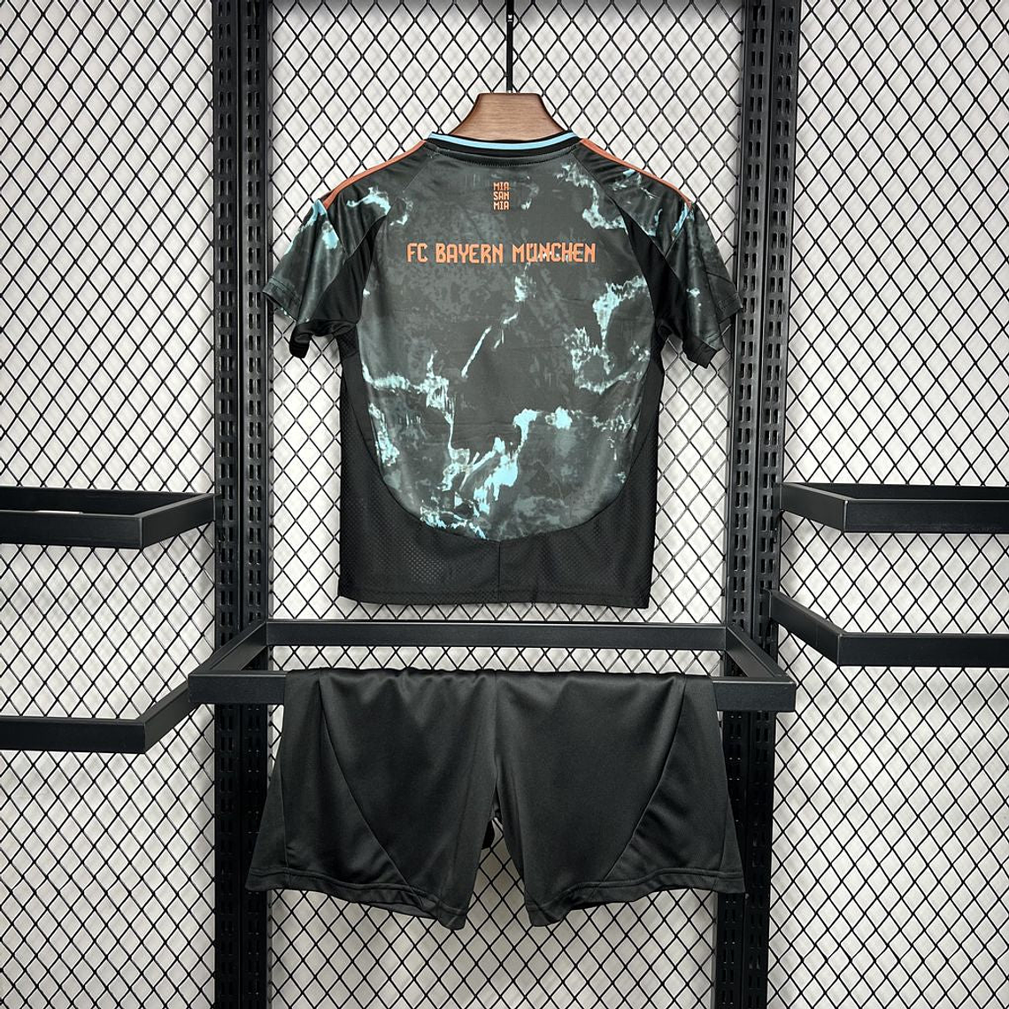 BAYERN DE MUNICH II 24/25 CONJUNTO INFANTIL 5