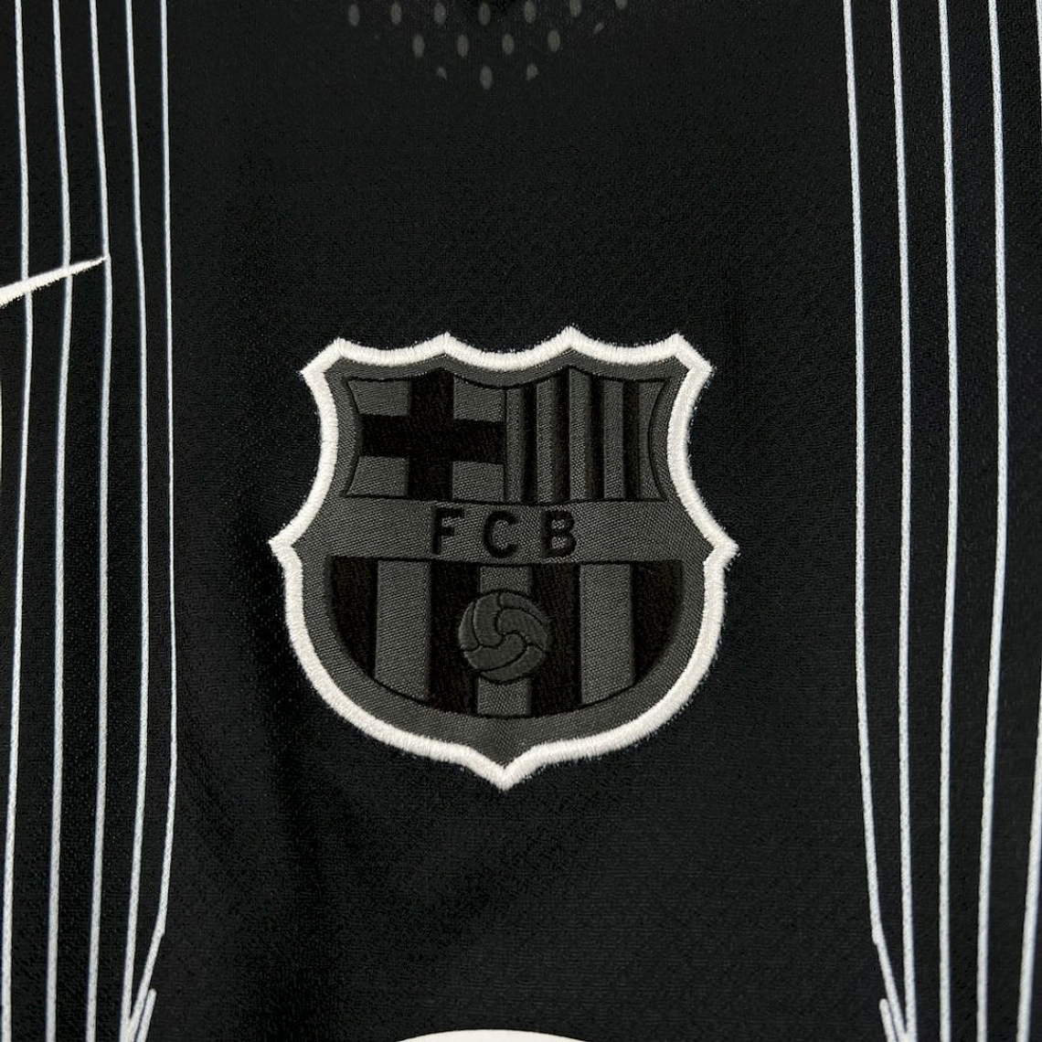BARCELONA EDICIÓN ESPECIAL NEGRA 25/26 HOMBRE 3
