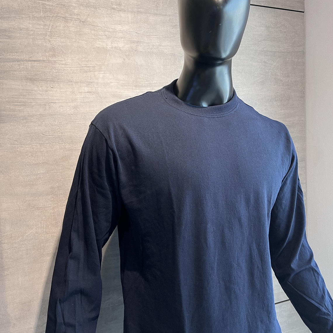 Camiseta Cuello Redondo Manga Larga Azul Oscura Ref. 210110 3