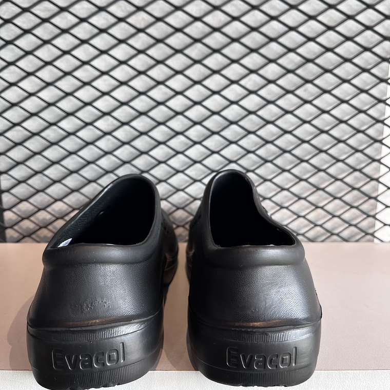 Zueco Evacol Antideslizante Color: Negro Ref. 08040 5