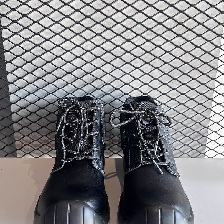 Bota de Seguridad Steel Series Negra Ref. 5001 4