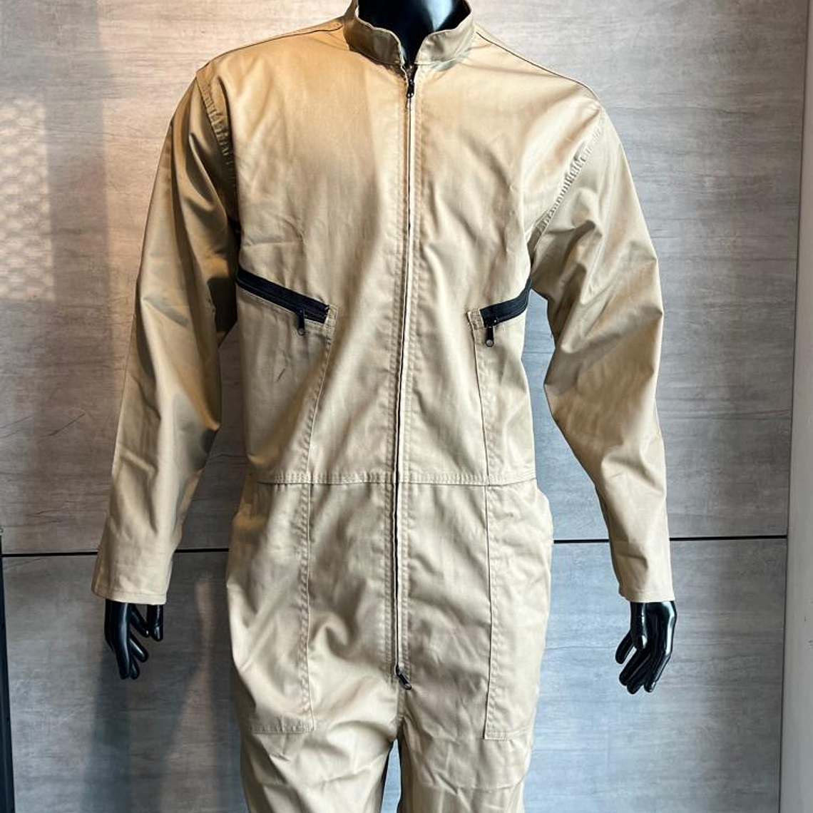 Overol Enterizo Dril Color: Caqui Ref. 110130 3