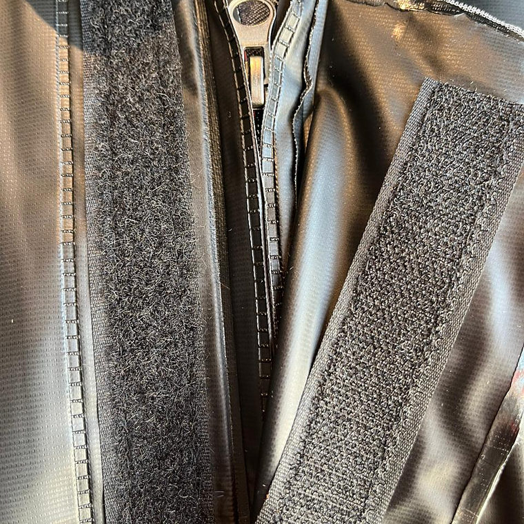 Chaqueta Impermeable Cremallera y Velcro Negro Ref. 1831 4