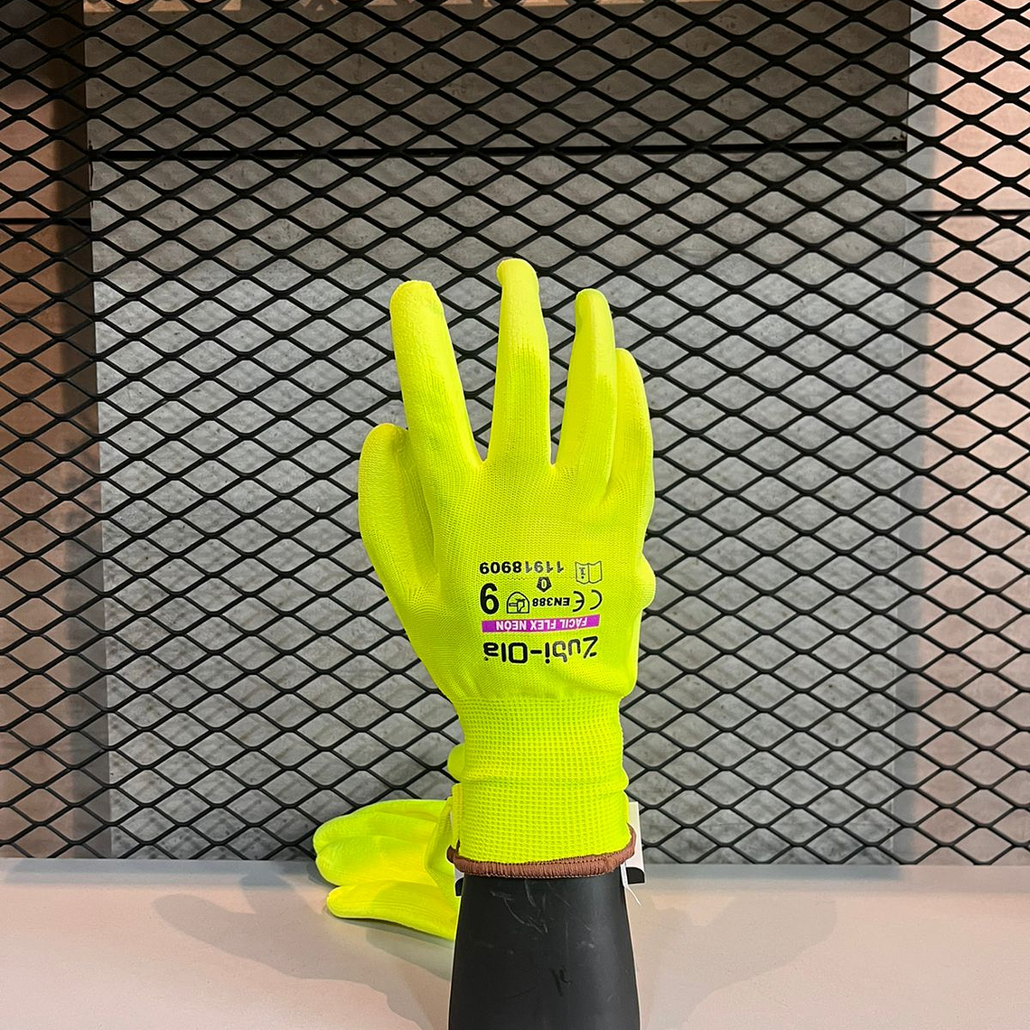 Guante Zubiola Nylon Neón Ref. 11918909 1