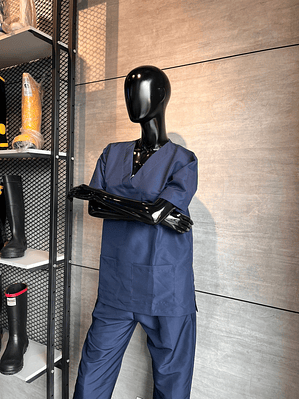 Uniforme Antifluido Cuello V Azul Oscuro Ref. 170210
