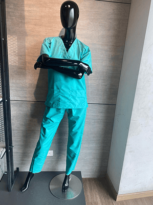 Uniforme Antifluido Cuello V Color Aguamarina Ref. 170270