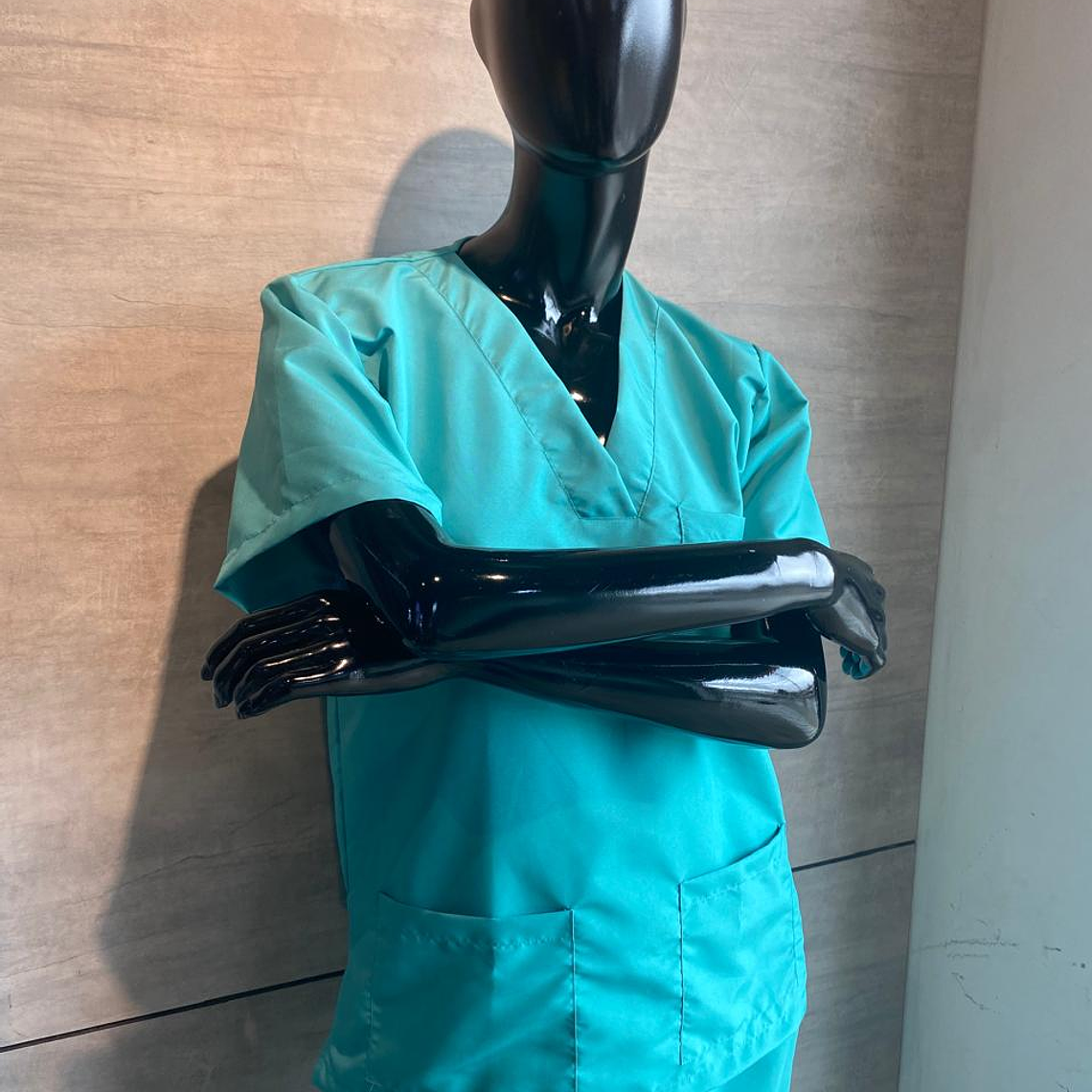 Uniforme Antifluido Cuello V Color Aguamarina Ref. 170270 3