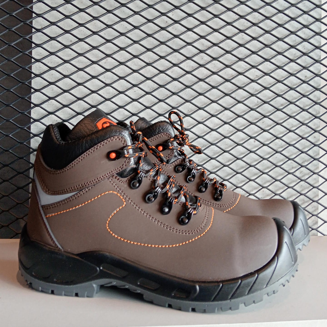 Botín de Seguridad Café Tech Base Steel Series Ref. 5003  2