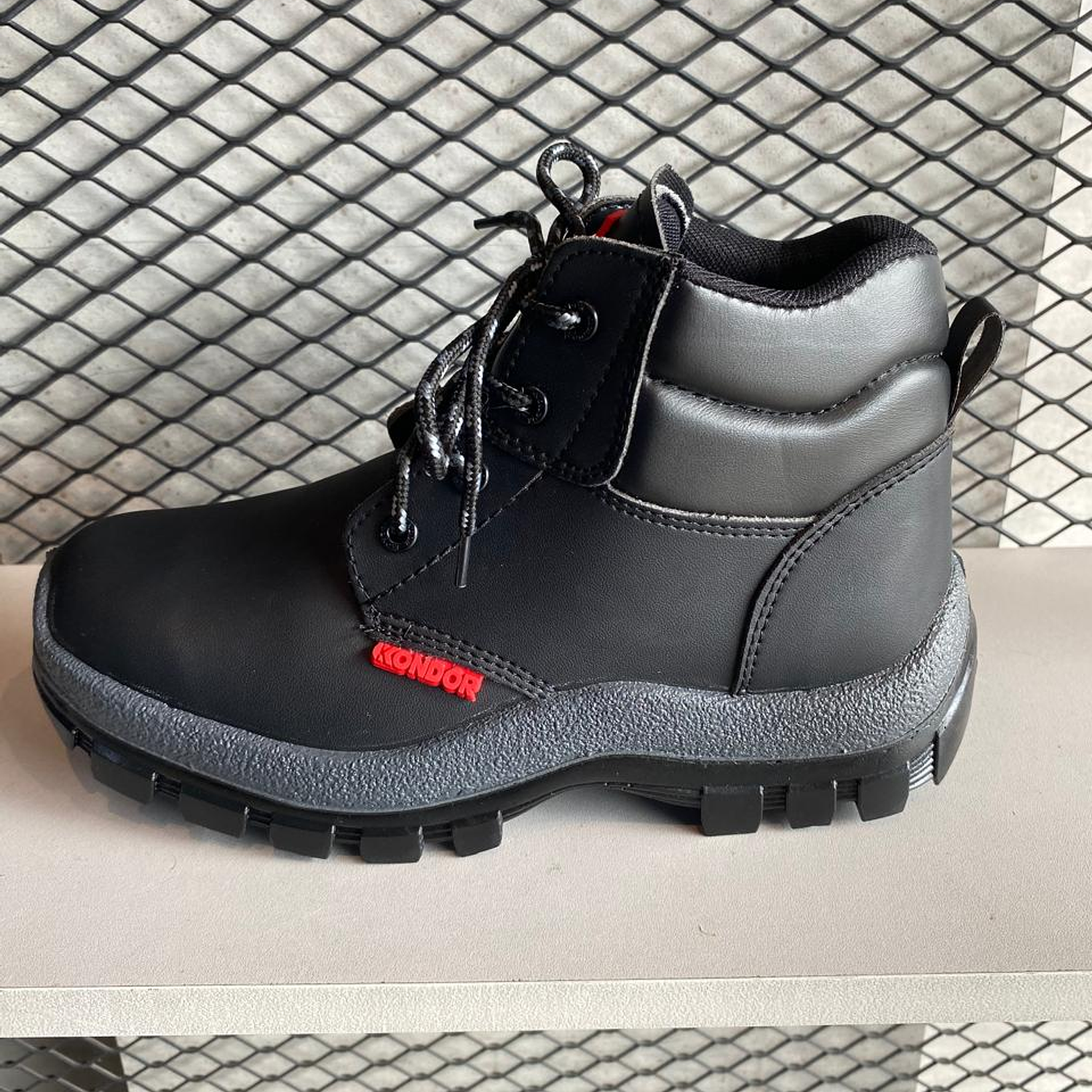 Bota Kondor Sin Punta de Seguridad Ref. 105509  1