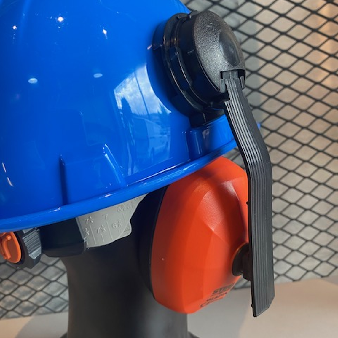 Protector Auditivo Steelpro Gladiador de Insertar a Casco Ref. 503949 - No incluye el casco. 3