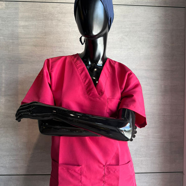 Uniforme Antifluido Cuello V Color Cereza Ref. 170270 1