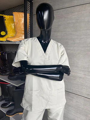 Uniforme Antifluido Cuello V Color Beige Claro Ref. 170270