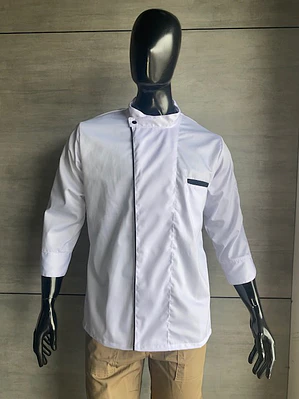 Camisa Tipo Chef Gabardina Blanca Con Embone Negro Ref. 130620