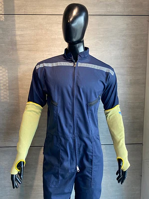 Manga Creattor de Kevlar con Orificio Para Pulgar de 18