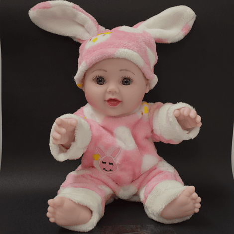Muñeco bebe con gorro de conejo rosa  