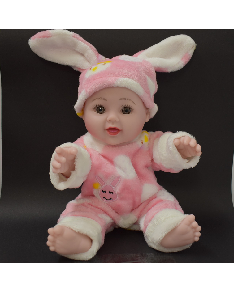 Muñeco bebe con gorro de conejo rosa  