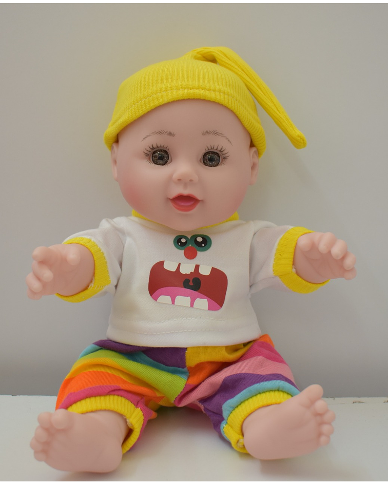 Muñeco bebé con gorro amarillo + ENVIO GRATIS
