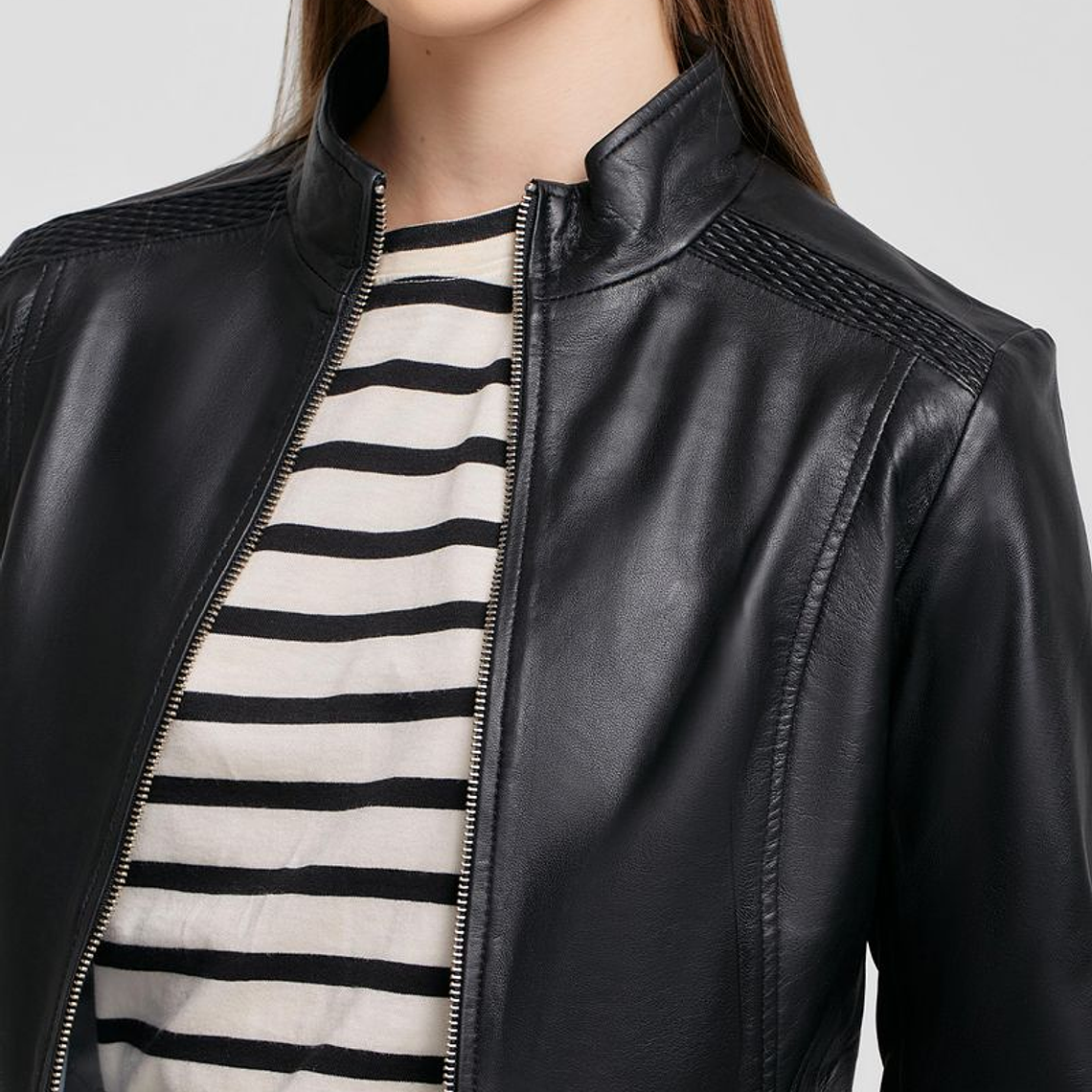 CASACA DE CUERO CON DIFERENTES TEXTURAS 2