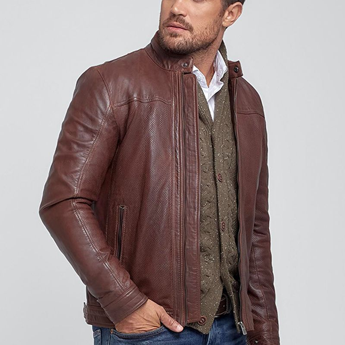 CASACA DE CUERO LISO Y PERFORADO 4