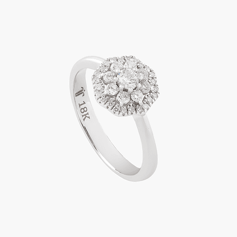 Anillo En Racimo Con Diamantes