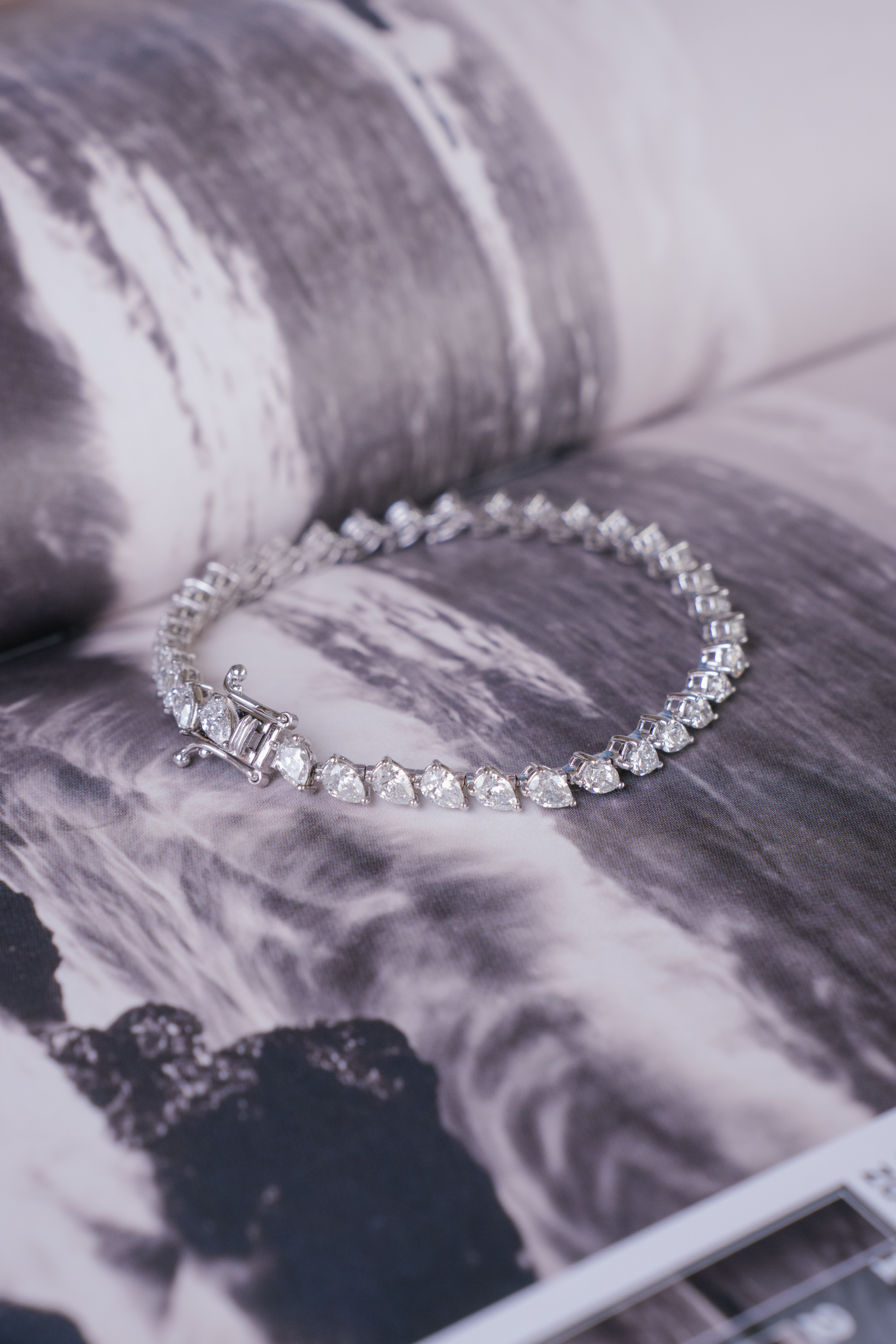 LA ELEGANCIA DEL TENNIS BRACELET