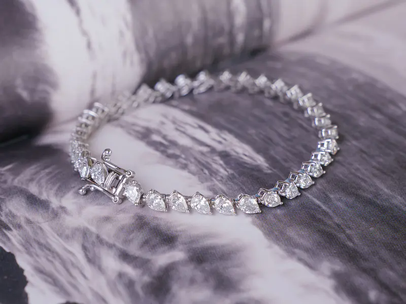 LA ELEGANCIA DEL TENNIS BRACELET