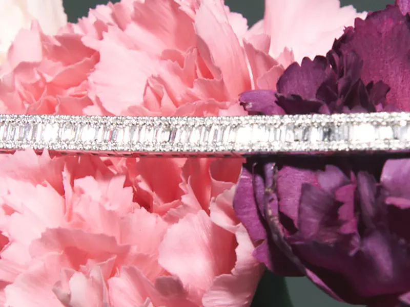 LA ELEGANCIA DEL TENNIS BRACELET