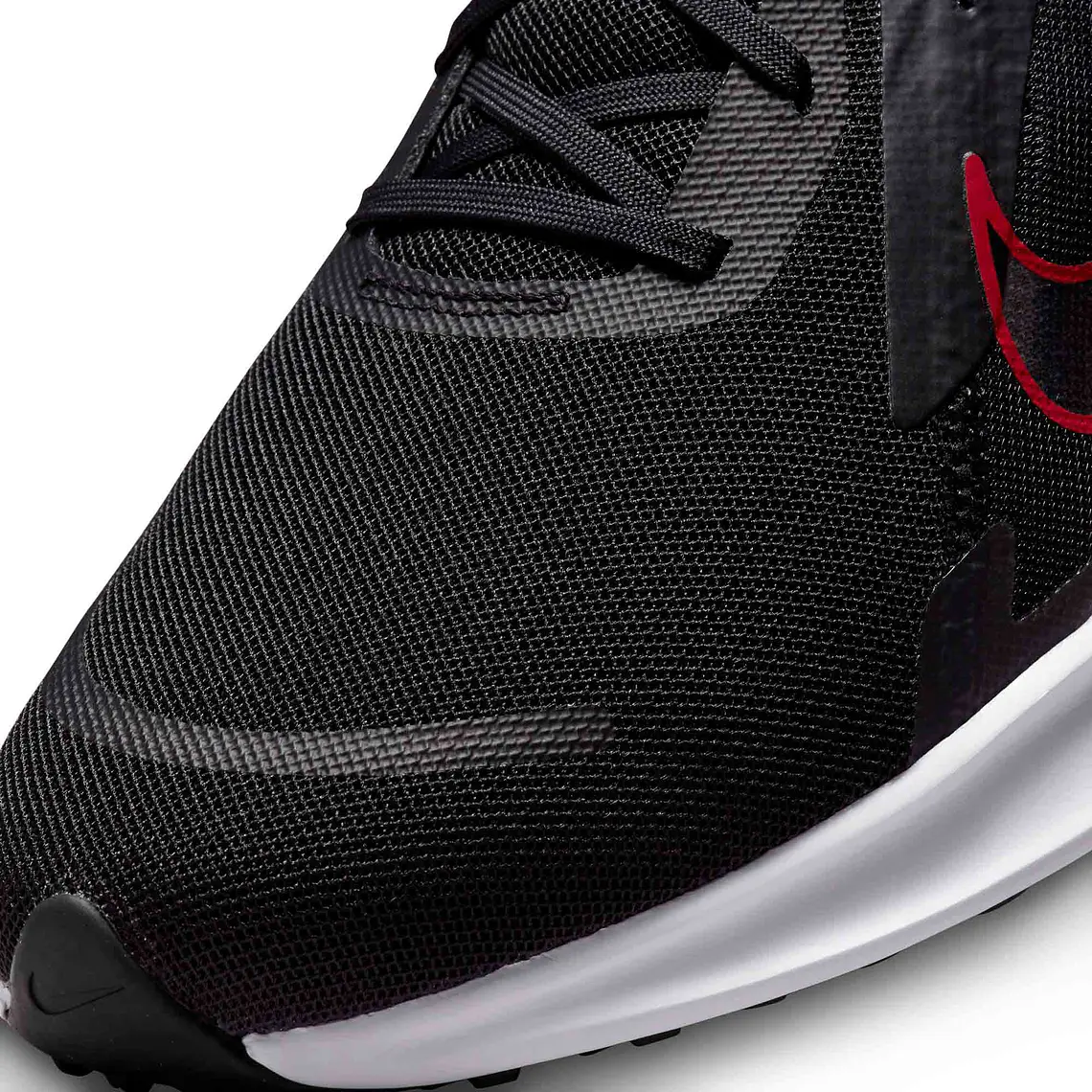 NIKE QUEST 5 6