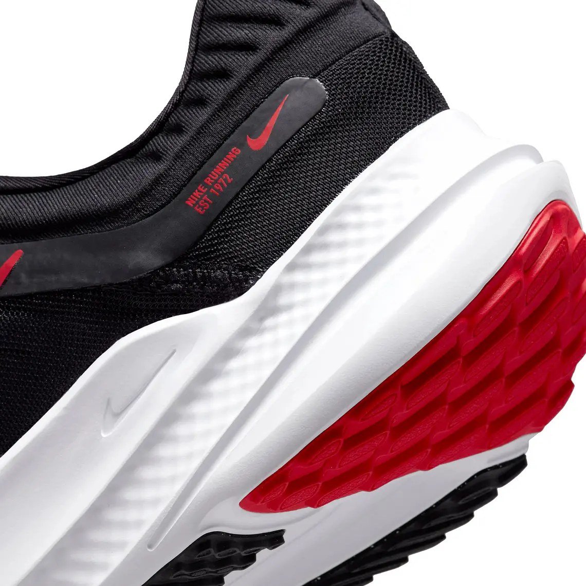 NIKE QUEST 5 7