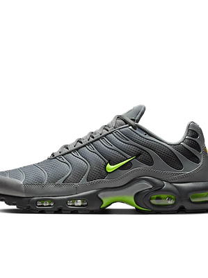 NIKE AIR MAX PLUS