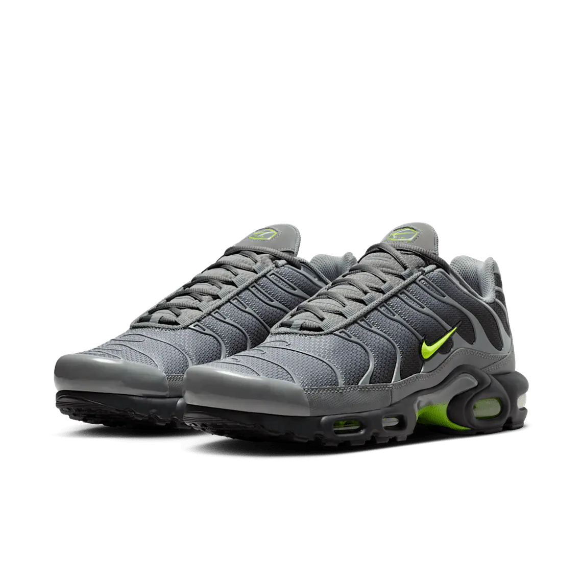 NIKE AIR MAX PLUS 1