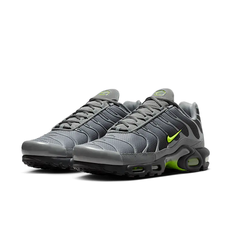 NIKE AIR MAX PLUS 1