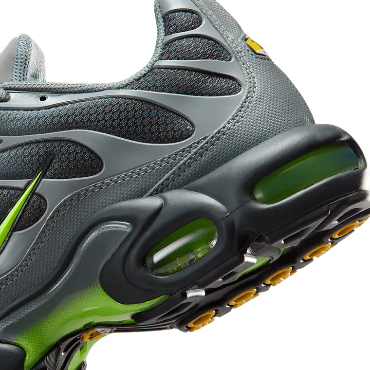 NIKE AIR MAX PLUS 7