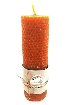 Aromatic honey and beeswax candle