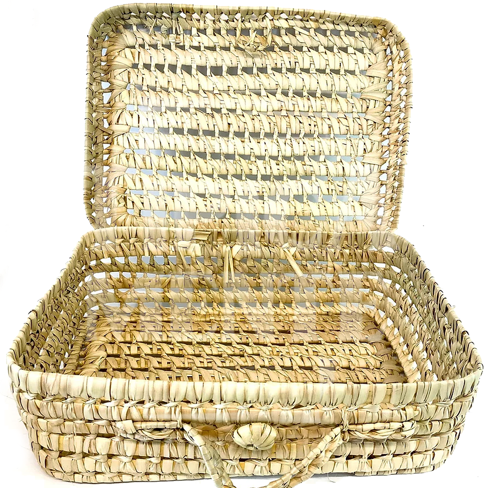Snack basket in palm bag