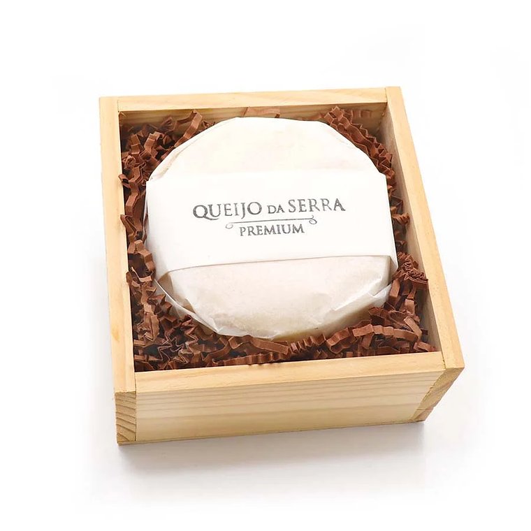 Fromage de brebis affiné de qualité supérieure de Serra, en boîte en bois. 1