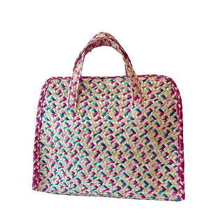 Mala em palha de centeio colorida feita à mão